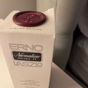 NEW ERNO LASZLO SHAKE IT TINT